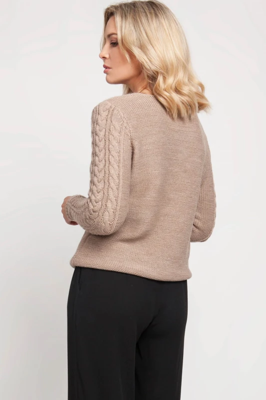 cieply-damski-sweter-brazowy-w-odcieniu-mocca-do-bioder-z-dekoltem-V-do-casualowych-stylizacji.jpg